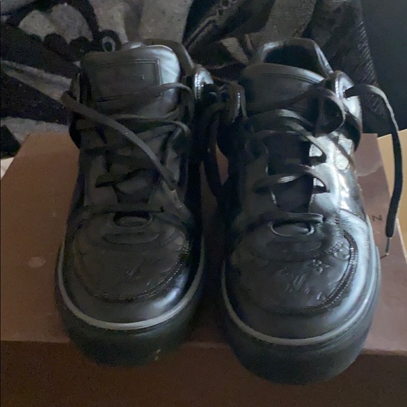 Louis Vuitton Sneakers - Picture 1 of 2